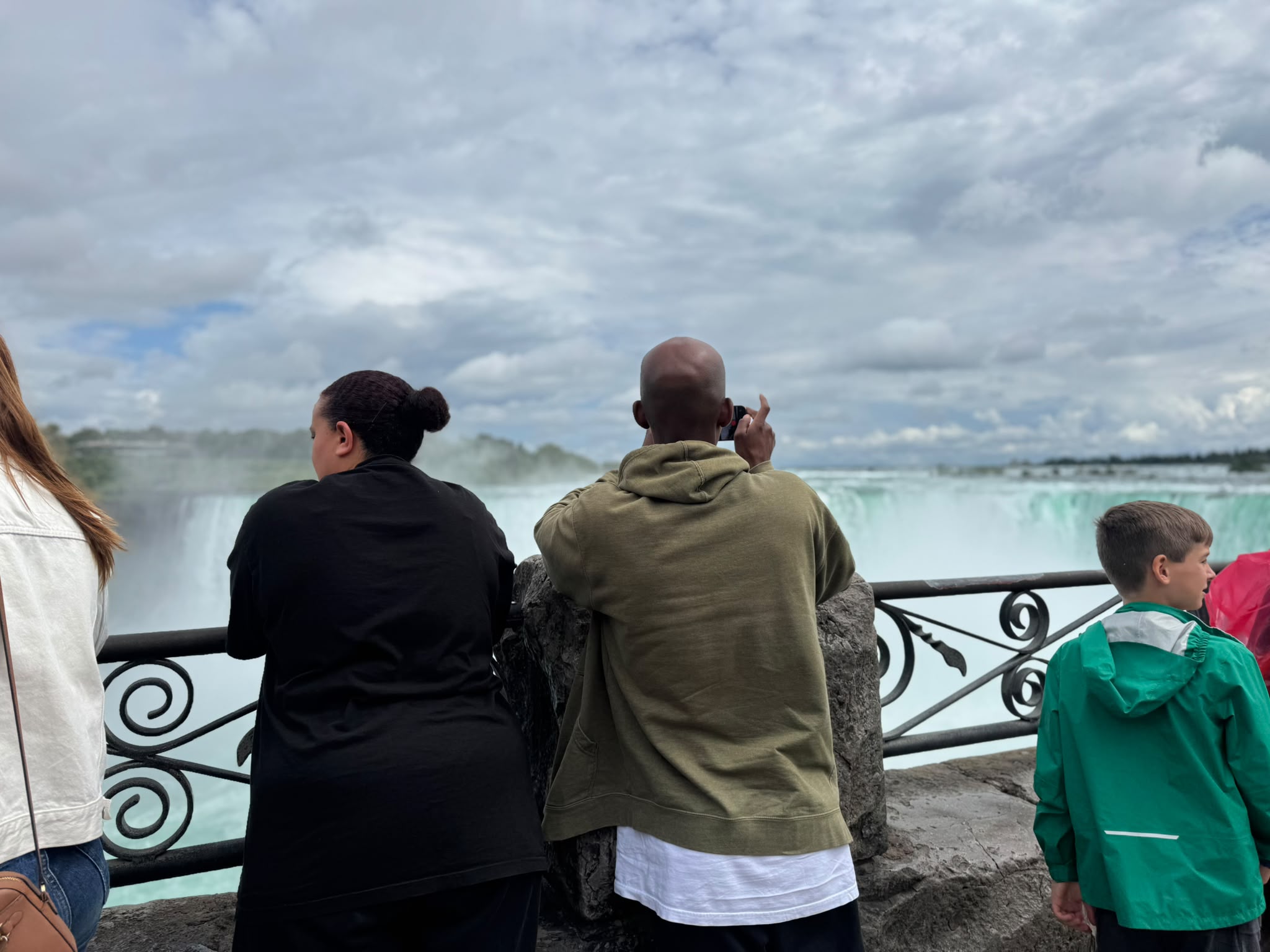 Views of the horseshoe falls
