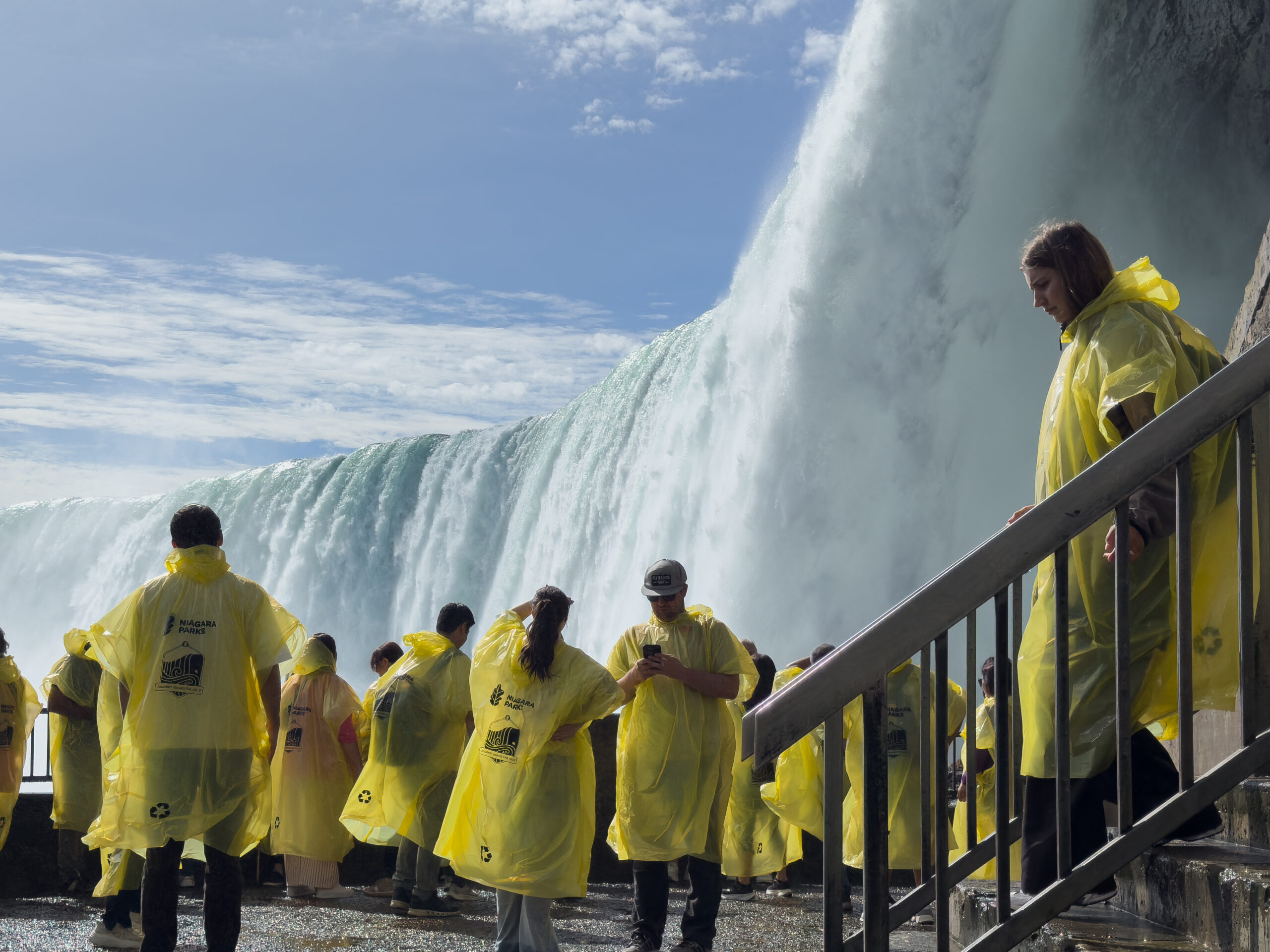 Journey Behind the falls with Gray Line, Best Tour to Niagara Falls, Niagara Falls tour, Tour to Niagara Falls